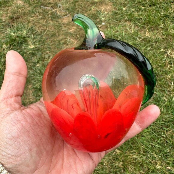 Maude & Bob St Clair Art Glass Paperweight Apple 1980 - Picture 6 of 9